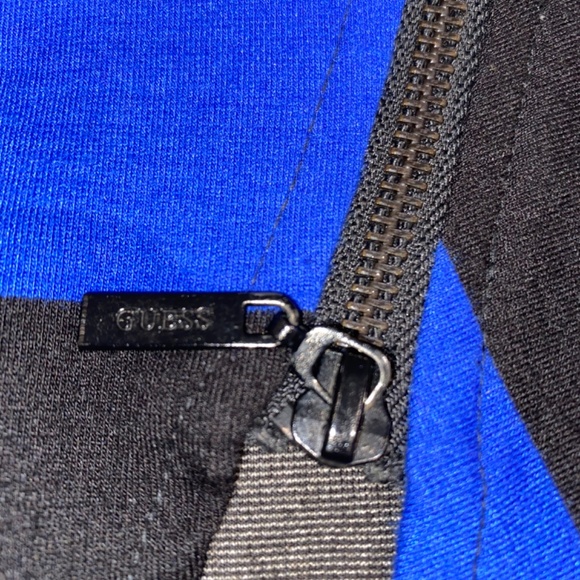 Small Guess Skirt - Picture 3 of 6